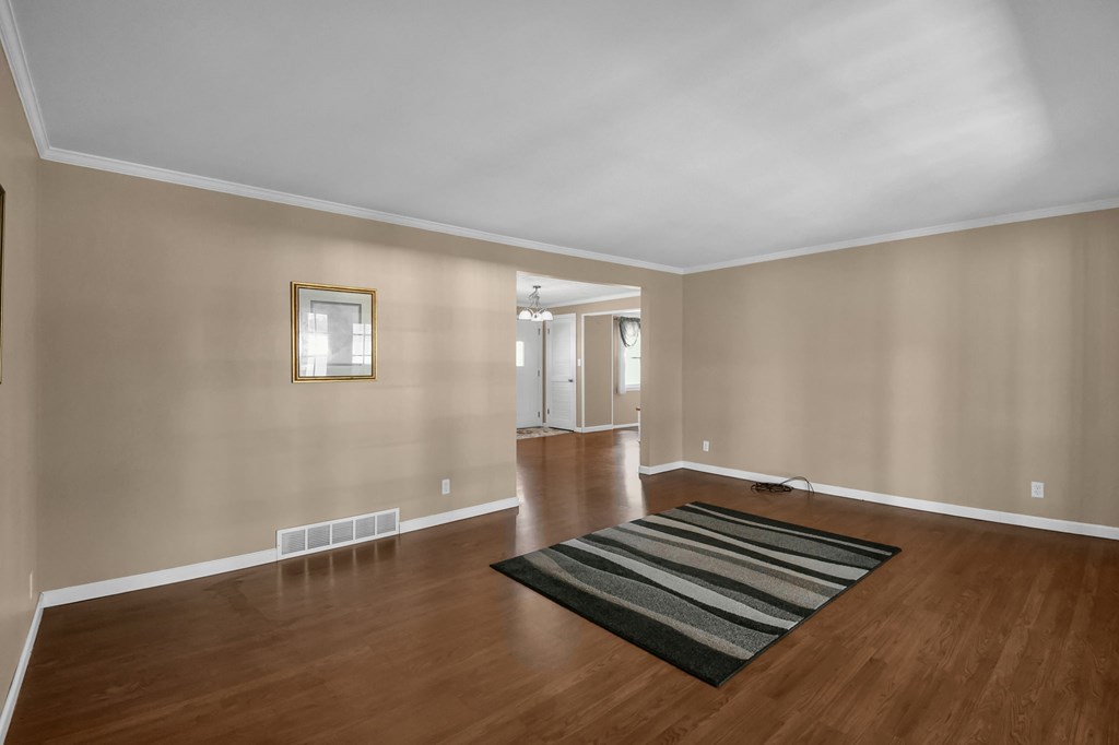 515 W Hanley Road, Mansfield, Ohio 44903, 3 Bedrooms Bedrooms, ,2 BathroomsBathrooms,Residential,For Sale,Hanley Road,9072632