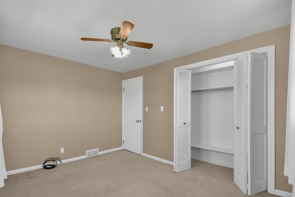 515 W Hanley Road, Mansfield, Ohio 44903, 3 Bedrooms Bedrooms, ,2 BathroomsBathrooms,Residential,For Sale,Hanley Road,9072632