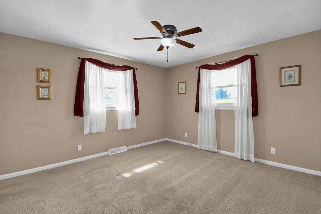 515 W Hanley Road, Mansfield, Ohio 44903, 3 Bedrooms Bedrooms, ,2 BathroomsBathrooms,Residential,For Sale,Hanley Road,9072632