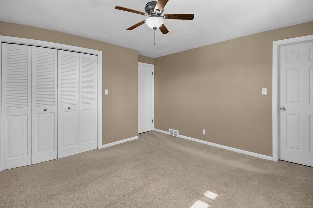 515 W Hanley Road, Mansfield, Ohio 44903, 3 Bedrooms Bedrooms, ,2 BathroomsBathrooms,Residential,For Sale,Hanley Road,9072632