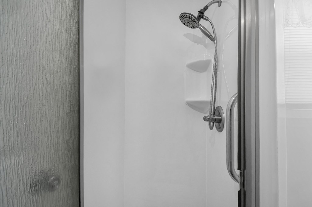 515 W Hanley Road, Mansfield, Ohio 44903, 3 Bedrooms Bedrooms, ,2 BathroomsBathrooms,Residential,For Sale,Hanley Road,9072632