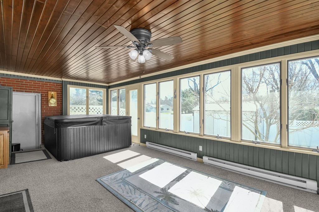 515 W Hanley Road, Mansfield, Ohio 44903, 3 Bedrooms Bedrooms, ,2 BathroomsBathrooms,Residential,For Sale,Hanley Road,9072632