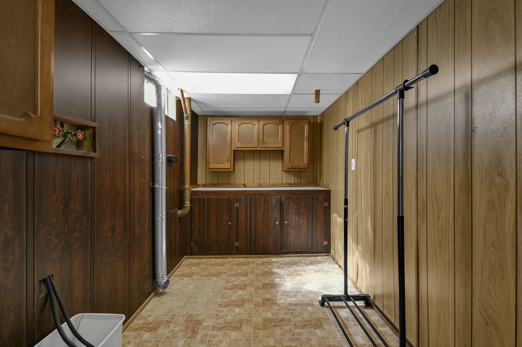 515 W Hanley Road, Mansfield, Ohio 44903, 3 Bedrooms Bedrooms, ,2 BathroomsBathrooms,Residential,For Sale,Hanley Road,9072632