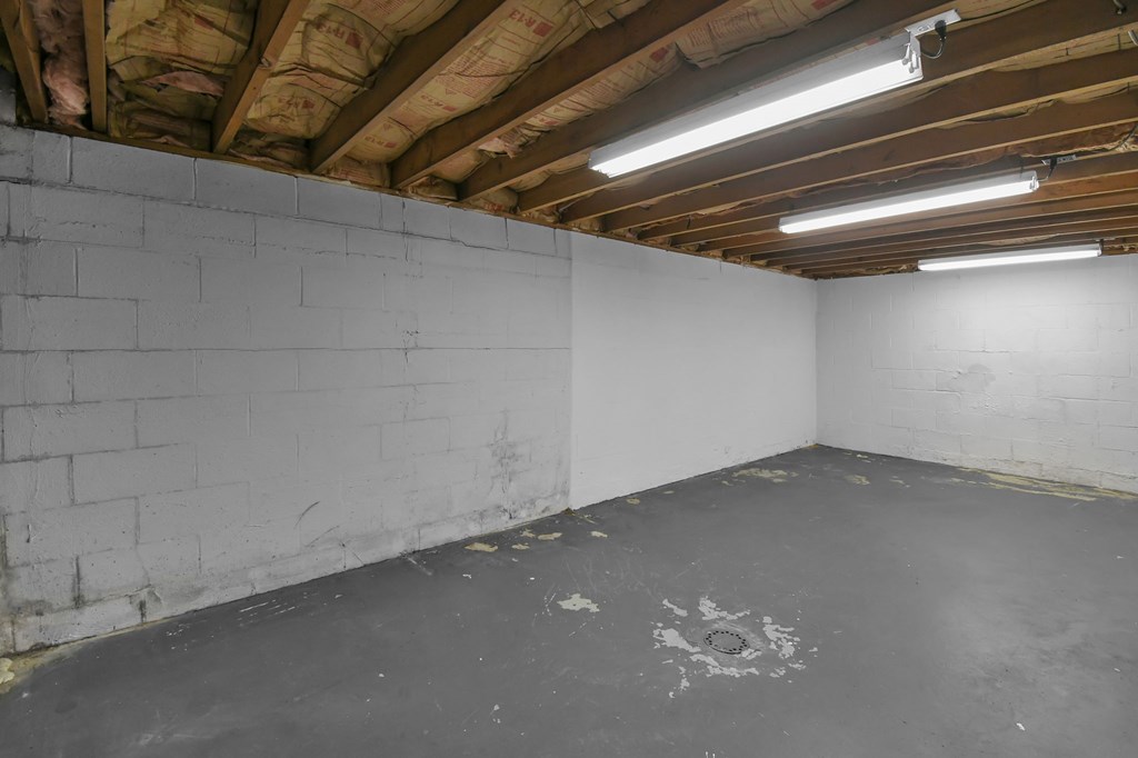 515 W Hanley Road, Mansfield, Ohio 44903, 3 Bedrooms Bedrooms, ,2 BathroomsBathrooms,Residential,For Sale,Hanley Road,9072632