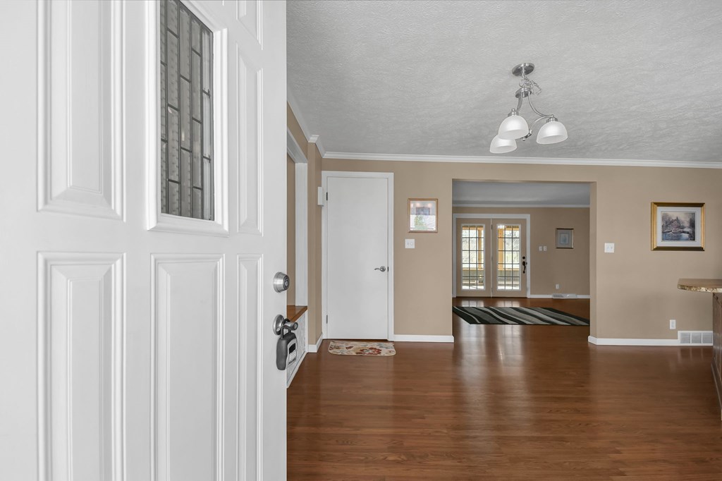 515 W Hanley Road, Mansfield, Ohio 44903, 3 Bedrooms Bedrooms, ,2 BathroomsBathrooms,Residential,For Sale,Hanley Road,9072632