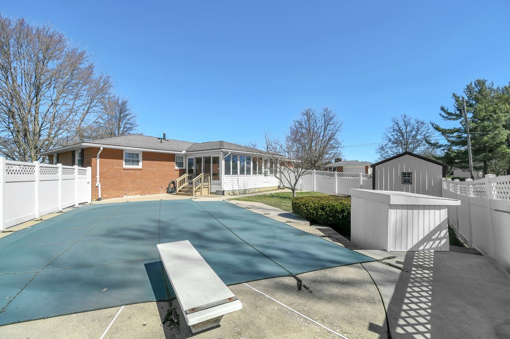 515 W Hanley Road, Mansfield, Ohio 44903, 3 Bedrooms Bedrooms, ,2 BathroomsBathrooms,Residential,For Sale,Hanley Road,9072632