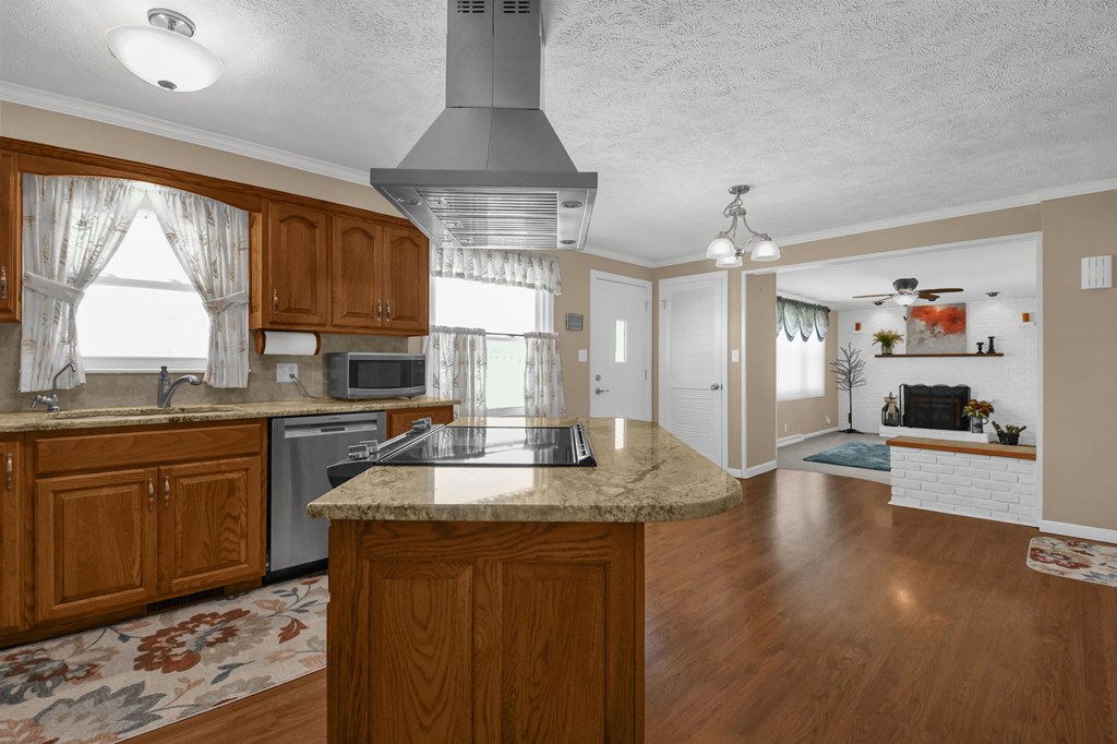 515 W Hanley Road, Mansfield, Ohio 44903, 3 Bedrooms Bedrooms, ,2 BathroomsBathrooms,Residential,For Sale,Hanley Road,9072632