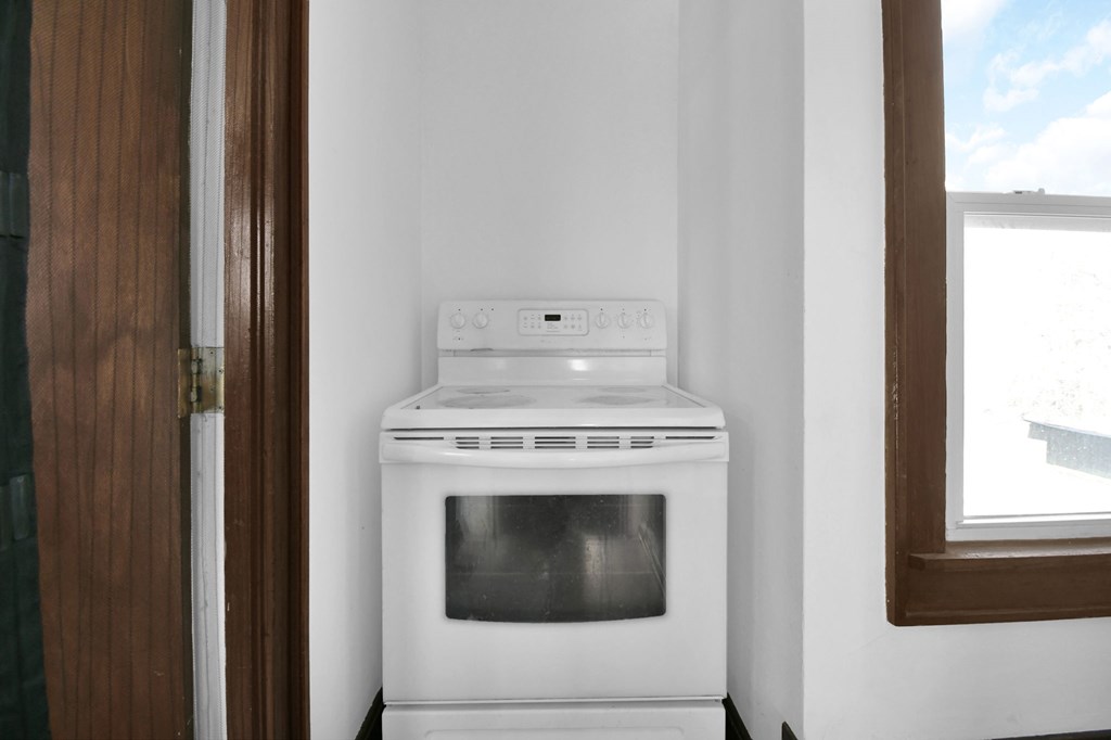 49 -51 Lind Avenue, Mansfield, Ohio 44903, 6 Bedrooms Bedrooms, ,Residential Income,For Sale,-51 Lind Avenue,9072641