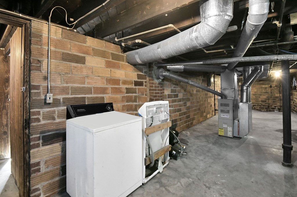 49 -51 Lind Avenue, Mansfield, Ohio 44903, 6 Bedrooms Bedrooms, ,Residential Income,For Sale,-51 Lind Avenue,9072641