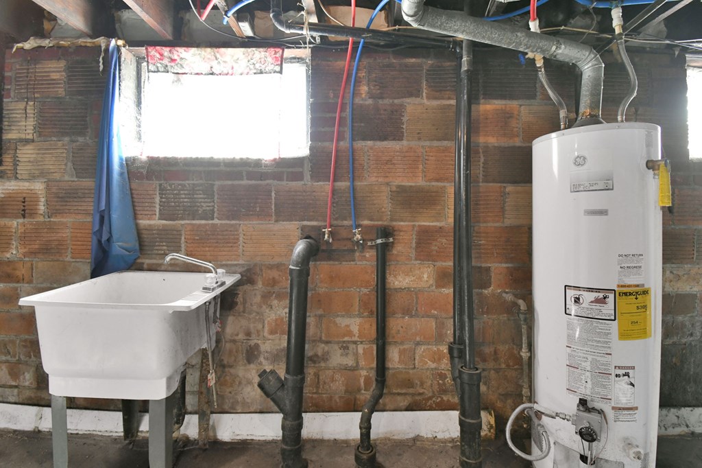 49 -51 Lind Avenue, Mansfield, Ohio 44903, 6 Bedrooms Bedrooms, ,Residential Income,For Sale,-51 Lind Avenue,9072641