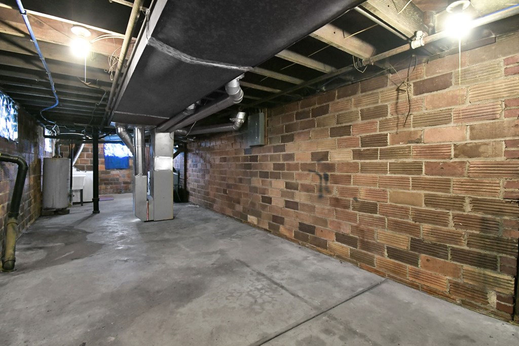 49 -51 Lind Avenue, Mansfield, Ohio 44903, 6 Bedrooms Bedrooms, ,Residential Income,For Sale,-51 Lind Avenue,9072641