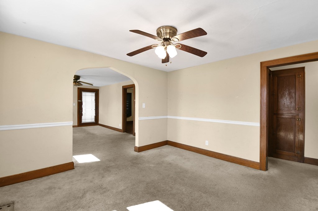 49 -51 Lind Avenue, Mansfield, Ohio 44903, 6 Bedrooms Bedrooms, ,Residential Income,For Sale,-51 Lind Avenue,9072641