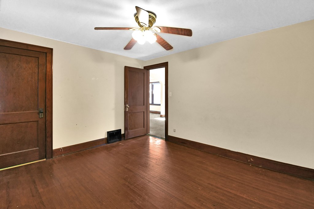 49 -51 Lind Avenue, Mansfield, Ohio 44903, 6 Bedrooms Bedrooms, ,Residential Income,For Sale,-51 Lind Avenue,9072641