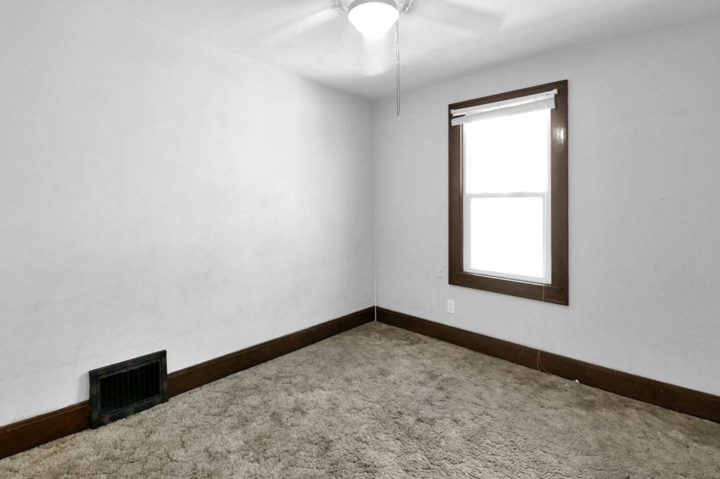 49 -51 Lind Avenue, Mansfield, Ohio 44903, 6 Bedrooms Bedrooms, ,Residential Income,For Sale,-51 Lind Avenue,9072641