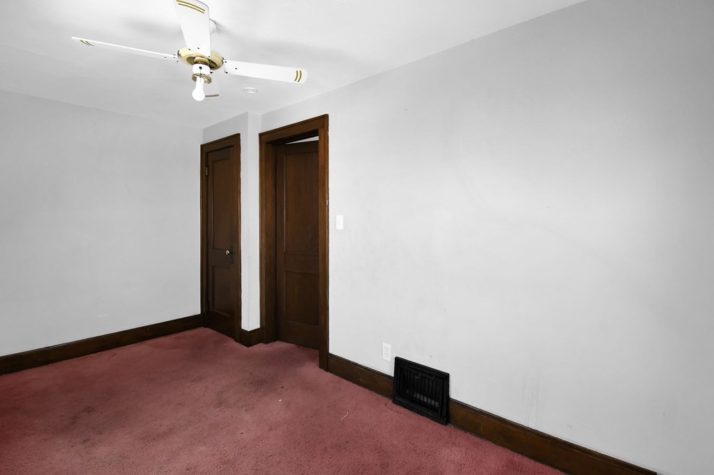 49 -51 Lind Avenue, Mansfield, Ohio 44903, 6 Bedrooms Bedrooms, ,Residential Income,For Sale,-51 Lind Avenue,9072641