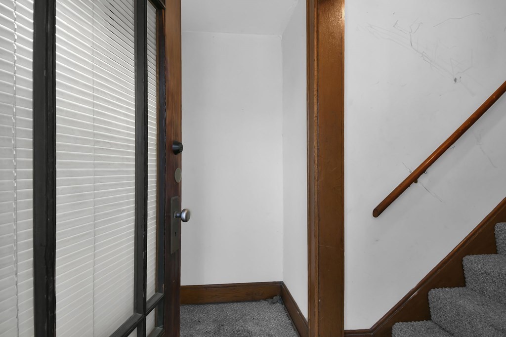 49 -51 Lind Avenue, Mansfield, Ohio 44903, 6 Bedrooms Bedrooms, ,Residential Income,For Sale,-51 Lind Avenue,9072641