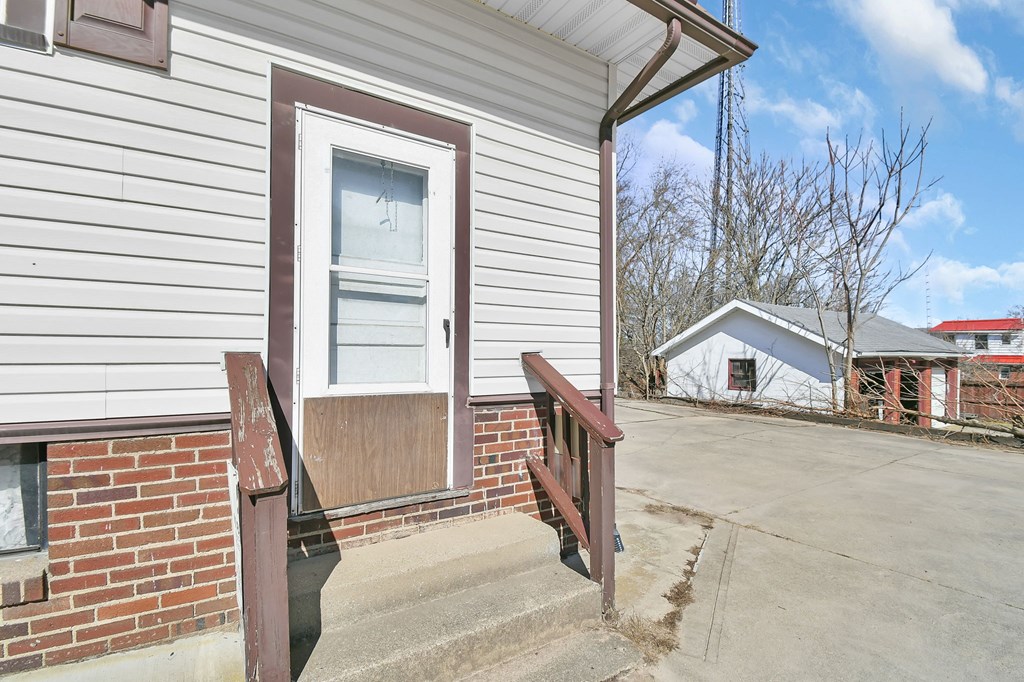 49 -51 Lind Avenue, Mansfield, Ohio 44903, 6 Bedrooms Bedrooms, ,Residential Income,For Sale,-51 Lind Avenue,9072641