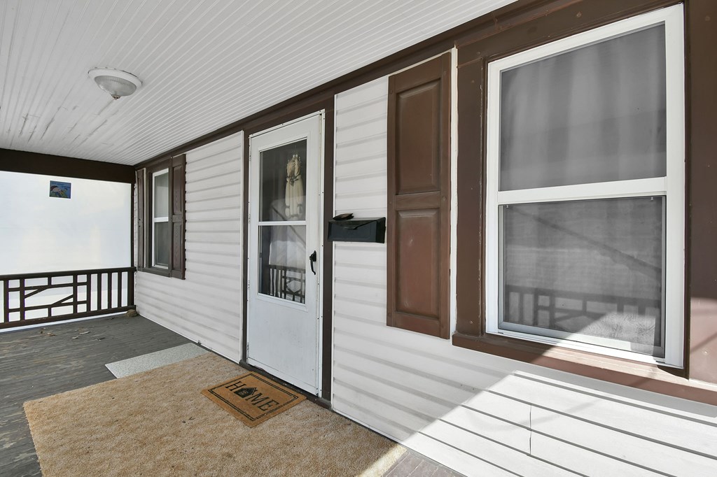 49 -51 Lind Avenue, Mansfield, Ohio 44903, 6 Bedrooms Bedrooms, ,Residential Income,For Sale,-51 Lind Avenue,9072641