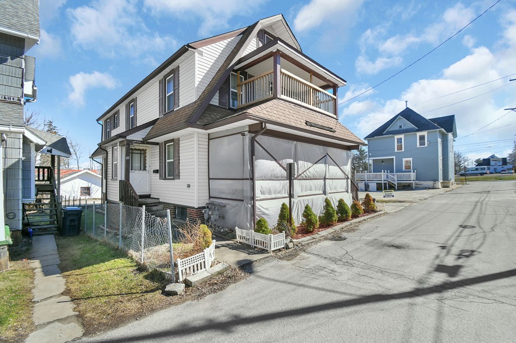 49 -51 Lind Avenue, Mansfield, Ohio 44903, 6 Bedrooms Bedrooms, ,Residential Income,For Sale,-51 Lind Avenue,9072641