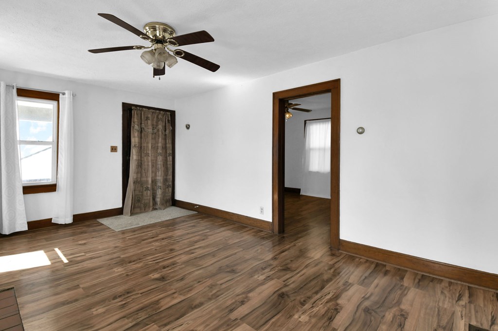 49 -51 Lind Avenue, Mansfield, Ohio 44903, 6 Bedrooms Bedrooms, ,Residential Income,For Sale,-51 Lind Avenue,9072641