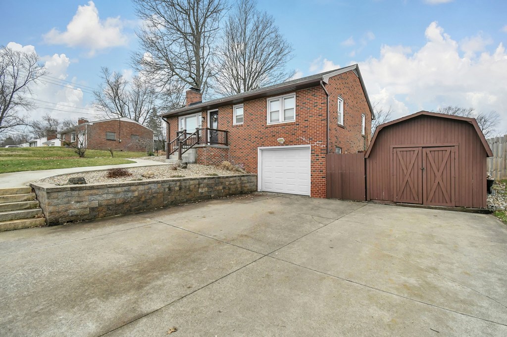 50 Clare Rd, Mansfield, Ohio 44906, 3 Bedrooms Bedrooms, ,1 BathroomBathrooms,Residential,For Sale,Clare Rd,9072656