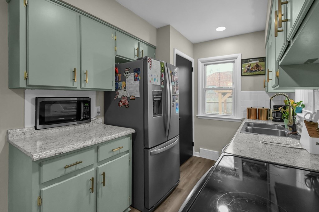 50 Clare Rd, Mansfield, Ohio 44906, 3 Bedrooms Bedrooms, ,1 BathroomBathrooms,Residential,For Sale,Clare Rd,9072656