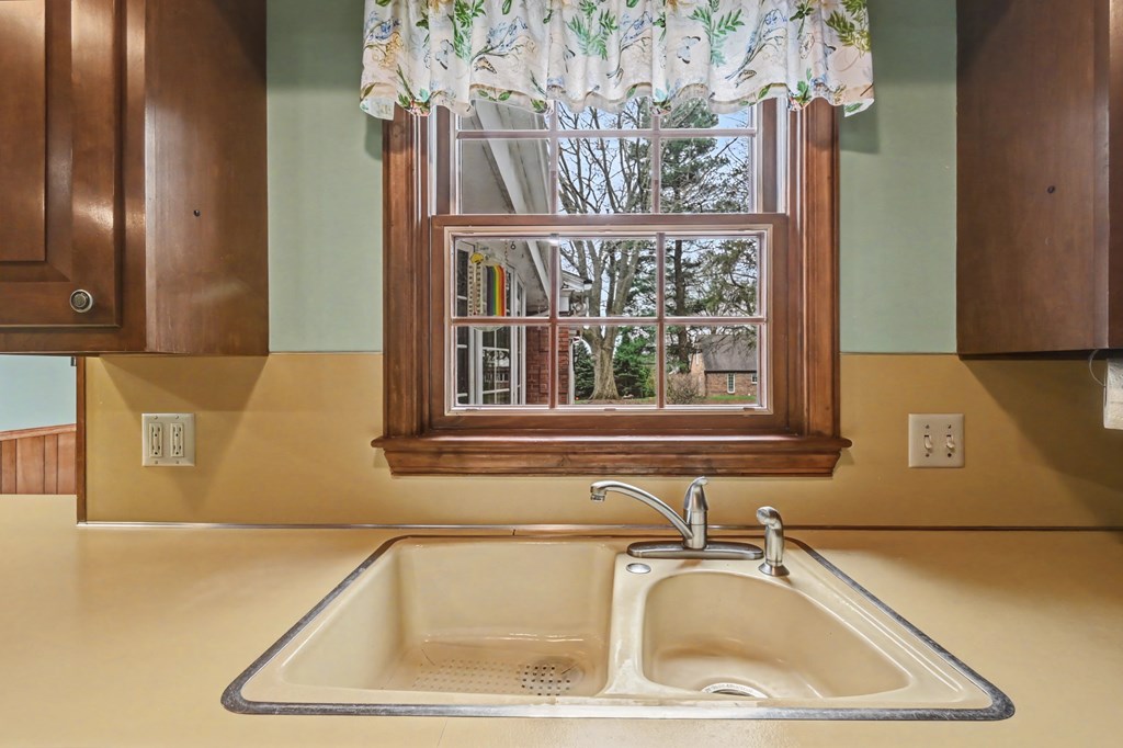 735 Courtwright Boulevard, Mansfield, Ohio 44907, 5 Bedrooms Bedrooms, ,4 BathroomsBathrooms,Residential,For Sale,Courtwright Boulevard,9072670