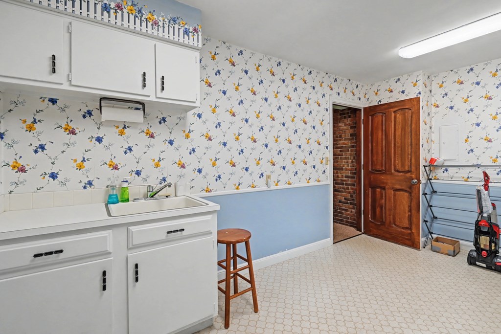 735 Courtwright Boulevard, Mansfield, Ohio 44907, 5 Bedrooms Bedrooms, ,4 BathroomsBathrooms,Residential,For Sale,Courtwright Boulevard,9072670