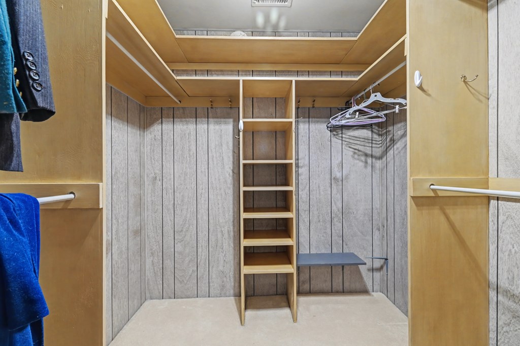 735 Courtwright Boulevard, Mansfield, Ohio 44907, 5 Bedrooms Bedrooms, ,4 BathroomsBathrooms,Residential,For Sale,Courtwright Boulevard,9072670