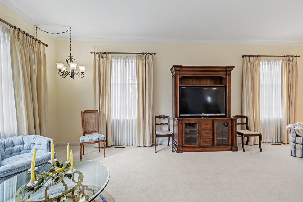 735 Courtwright Boulevard, Mansfield, Ohio 44907, 5 Bedrooms Bedrooms, ,4 BathroomsBathrooms,Residential,For Sale,Courtwright Boulevard,9072670