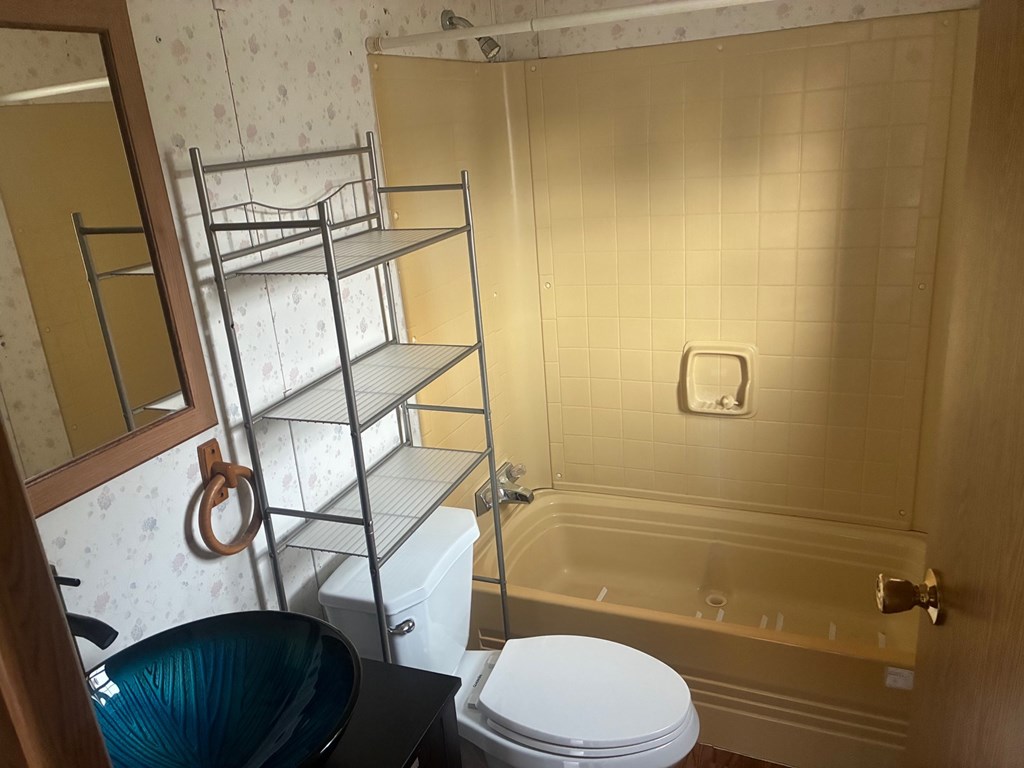 4400 Melrose Drive, Wooster, Ohio 44691, 3 Bedrooms Bedrooms, ,2 BathroomsBathrooms,Residential,For Sale,Melrose Drive,9072682