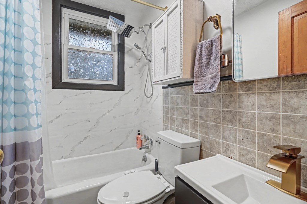 519 Heineman Boulevard, Mansfield, Ohio 44903, 3 Bedrooms Bedrooms, ,2 BathroomsBathrooms,Residential,For Sale,Heineman Boulevard,9072685