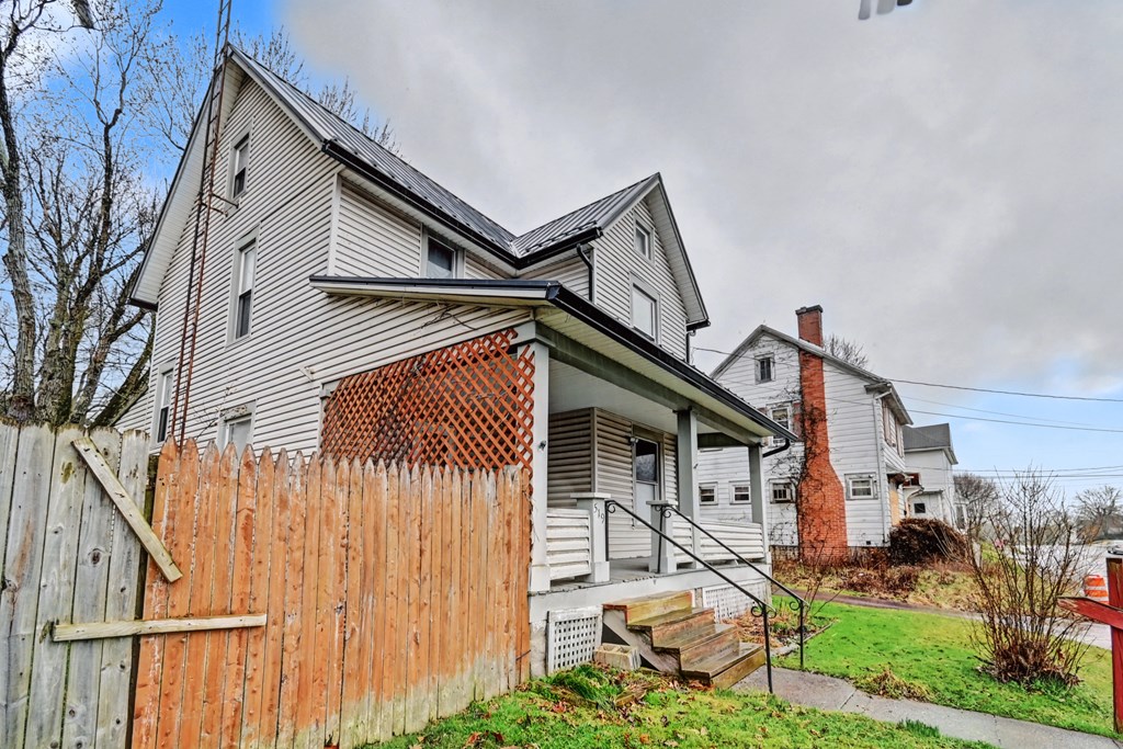 519 Heineman Boulevard, Mansfield, Ohio 44903, 3 Bedrooms Bedrooms, ,2 BathroomsBathrooms,Residential,For Sale,Heineman Boulevard,9072685