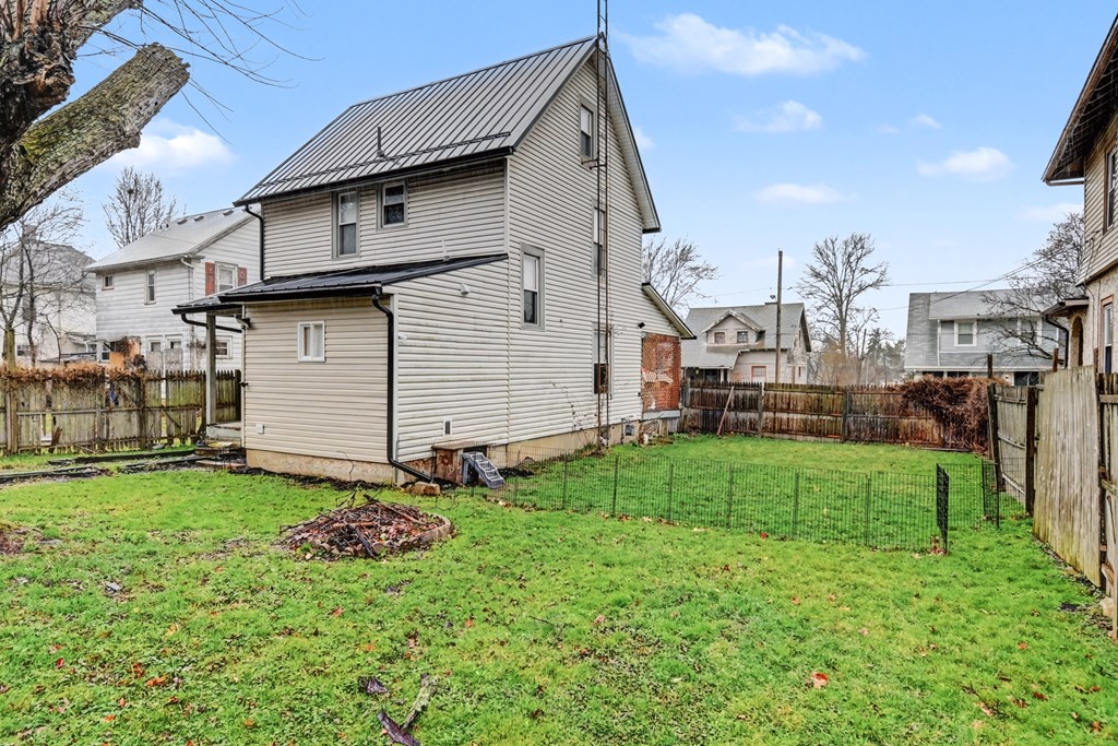 519 Heineman Boulevard, Mansfield, Ohio 44903, 3 Bedrooms Bedrooms, ,2 BathroomsBathrooms,Residential,For Sale,Heineman Boulevard,9072685