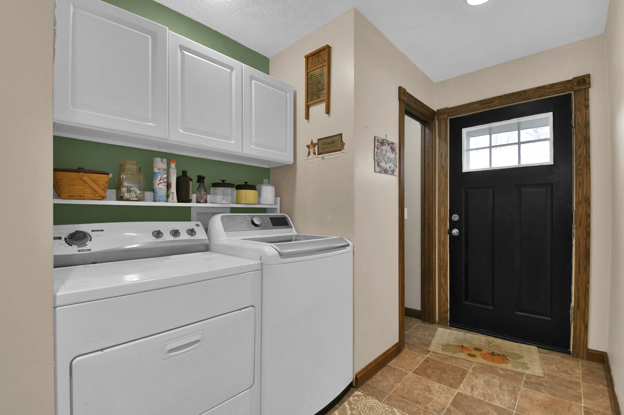 9 Chambers Street, Savannah, Ohio 44874, 3 Bedrooms Bedrooms, ,2 BathroomsBathrooms,Residential,For Sale,Chambers,9072691