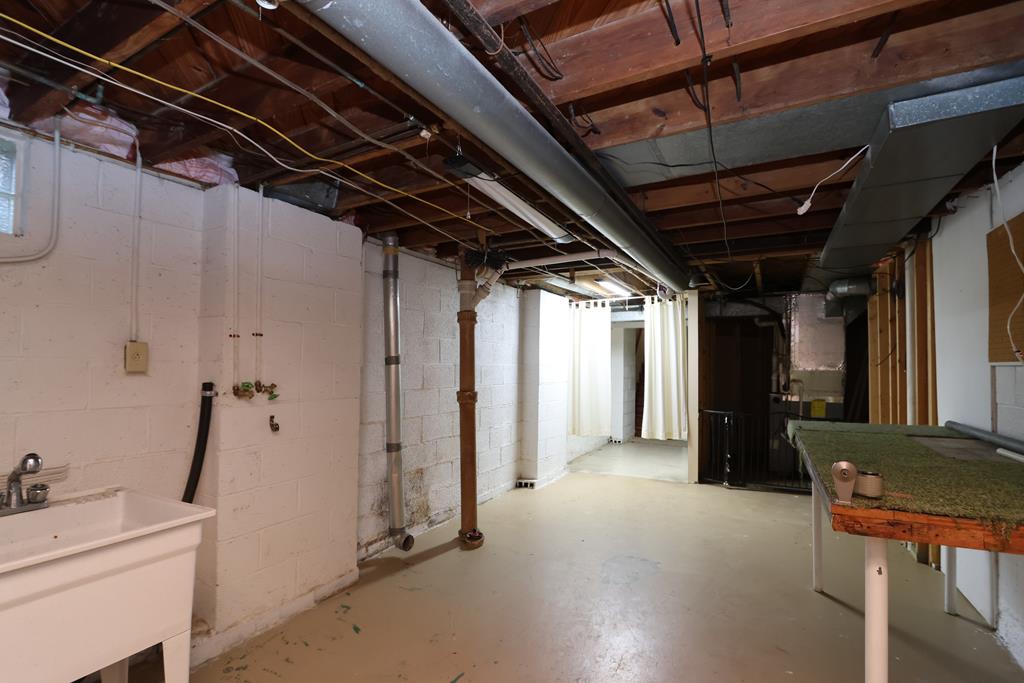 190 Dawson Avenue, Mansfield, Ohio 44906, 2 Bedrooms Bedrooms, ,1 BathroomBathrooms,Residential,For Sale,Dawson Avenue,9072700 190 Dawson Avenue, Mansfield, Ohio 44906, 2 Bedrooms Bedrooms, ,1 BathroomBathrooms,Residential,For Sale,Dawson Avenue,9072700