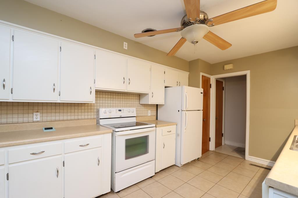 190 Dawson Avenue, Mansfield, Ohio 44906, 2 Bedrooms Bedrooms, ,1 BathroomBathrooms,Residential,For Sale,Dawson Avenue,9072700 190 Dawson Avenue, Mansfield, Ohio 44906, 2 Bedrooms Bedrooms, ,1 BathroomBathrooms,Residential,For Sale,Dawson Avenue,9072700