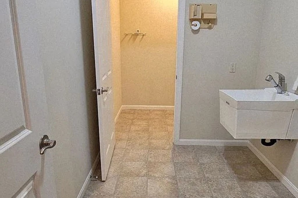 1307 Bridgewater Way N, Mansfield, Ohio 44906, 2 Bedrooms Bedrooms, ,2 BathroomsBathrooms,Residential,For Sale,Bridgewater Way N,9072702 1307 Bridgewater Way N, Mansfield, Ohio 44906, 2 Bedrooms Bedrooms, ,2 BathroomsBathrooms,Residential,For Sale,Bridgewater Way N,9072702