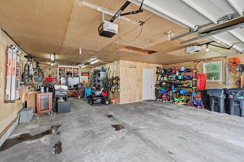 1027 Rogers Street, Bucyrus, Ohio 44820, 3 Bedrooms Bedrooms, ,1 BathroomBathrooms,Residential,For Sale,Rogers Street,9072719