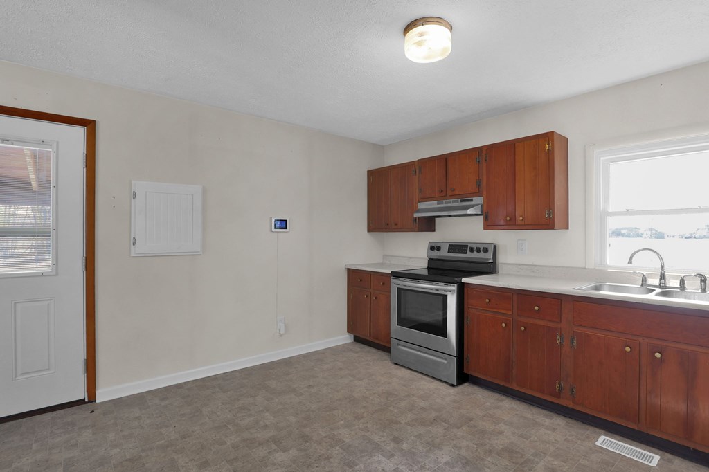 18 Watson Street, Fredericktown, Ohio 43019, 2 Bedrooms Bedrooms, ,1 BathroomBathrooms,Residential,For Sale,Watson Street,9072721