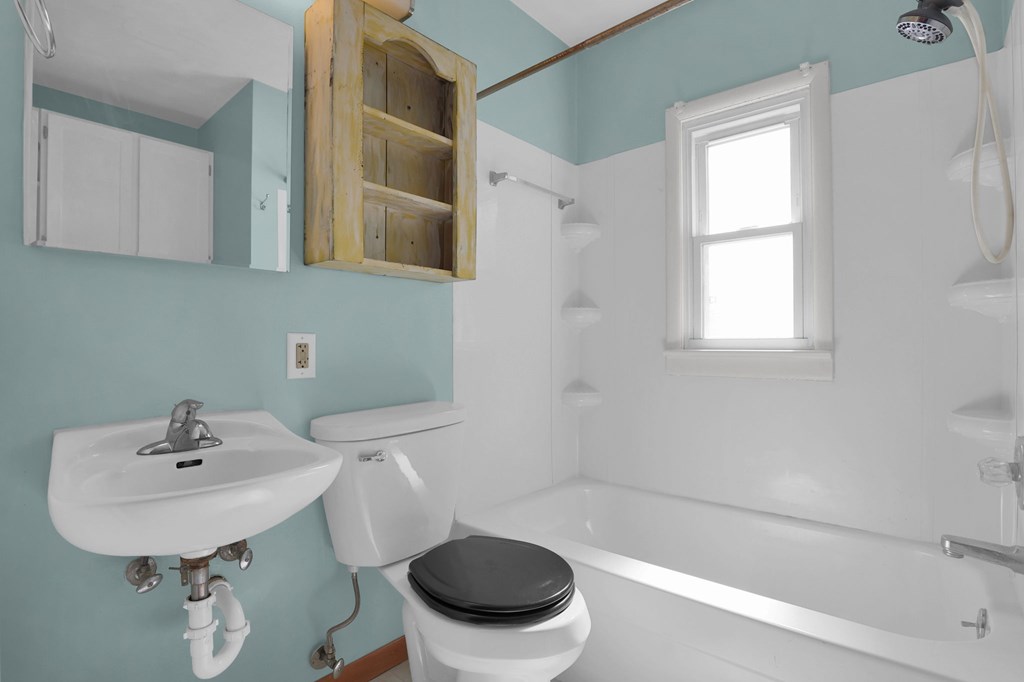 18 Watson Street, Fredericktown, Ohio 43019, 2 Bedrooms Bedrooms, ,1 BathroomBathrooms,Residential,For Sale,Watson Street,9072721