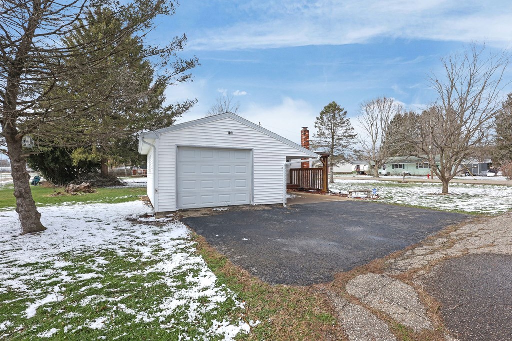 18 Watson Street, Fredericktown, Ohio 43019, 2 Bedrooms Bedrooms, ,1 BathroomBathrooms,Residential,For Sale,Watson Street,9072721