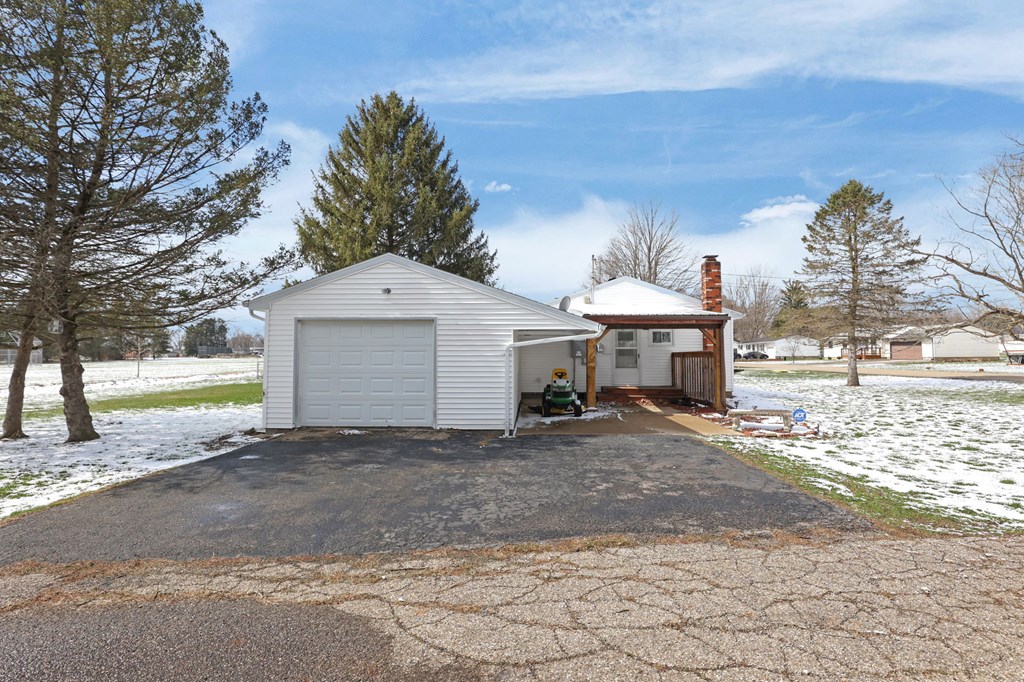 18 Watson Street, Fredericktown, Ohio 43019, 2 Bedrooms Bedrooms, ,1 BathroomBathrooms,Residential,For Sale,Watson Street,9072721