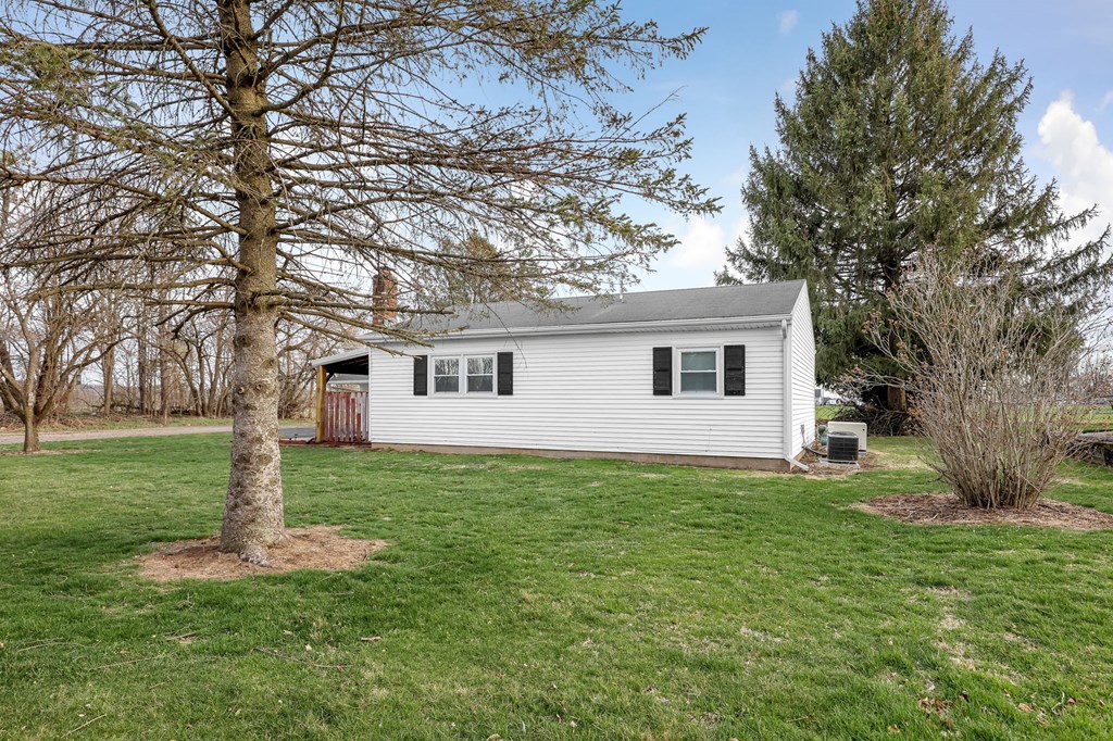 18 Watson Street, Fredericktown, Ohio 43019, 2 Bedrooms Bedrooms, ,1 BathroomBathrooms,Residential,For Sale,Watson Street,9072721