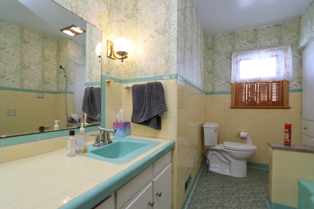 240 Clymer Avenue, Galion, Ohio 44833, 3 Bedrooms Bedrooms, ,2 BathroomsBathrooms,Residential,For Sale,Clymer Avenue,9072722