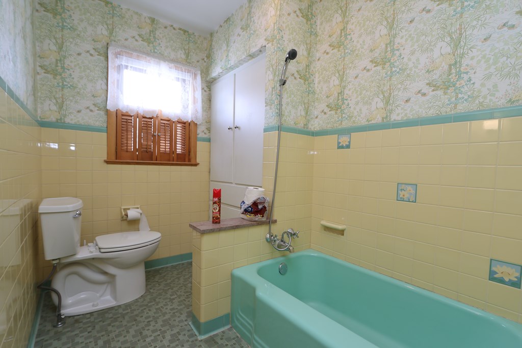 240 Clymer Avenue, Galion, Ohio 44833, 3 Bedrooms Bedrooms, ,2 BathroomsBathrooms,Residential,For Sale,Clymer Avenue,9072722