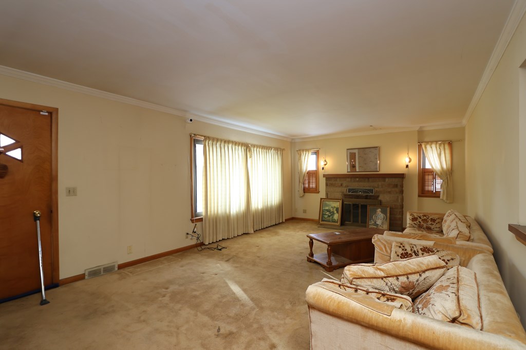 240 Clymer Avenue, Galion, Ohio 44833, 3 Bedrooms Bedrooms, ,2 BathroomsBathrooms,Residential,For Sale,Clymer Avenue,9072722