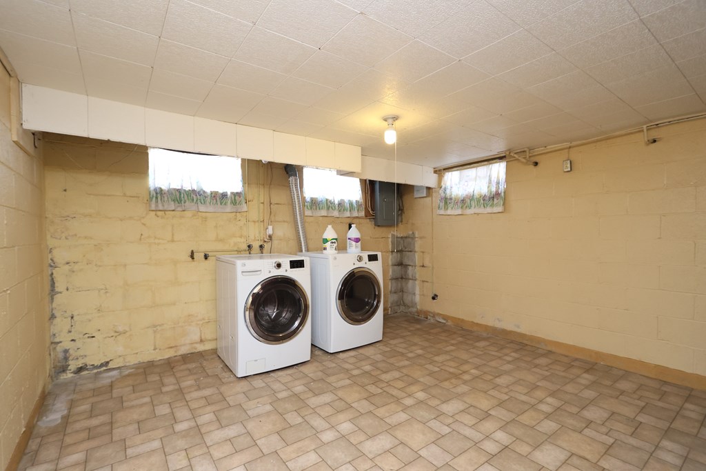 240 Clymer Avenue, Galion, Ohio 44833, 3 Bedrooms Bedrooms, ,2 BathroomsBathrooms,Residential,For Sale,Clymer Avenue,9072722