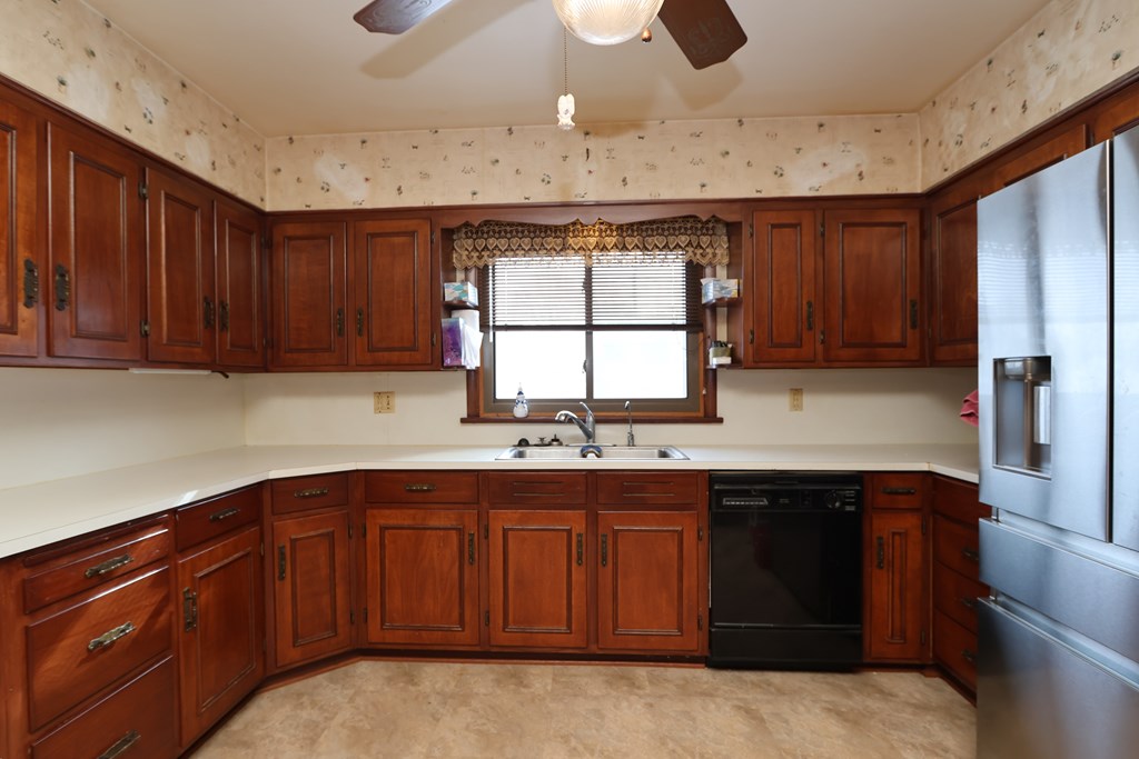 240 Clymer Avenue, Galion, Ohio 44833, 3 Bedrooms Bedrooms, ,2 BathroomsBathrooms,Residential,For Sale,Clymer Avenue,9072722