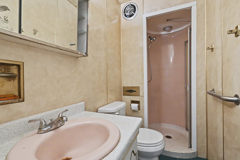 16 High School Avenue, Shelby, Ohio 44875, 4 Bedrooms Bedrooms, ,Residential Income,For Sale,High School Avenue,9072796